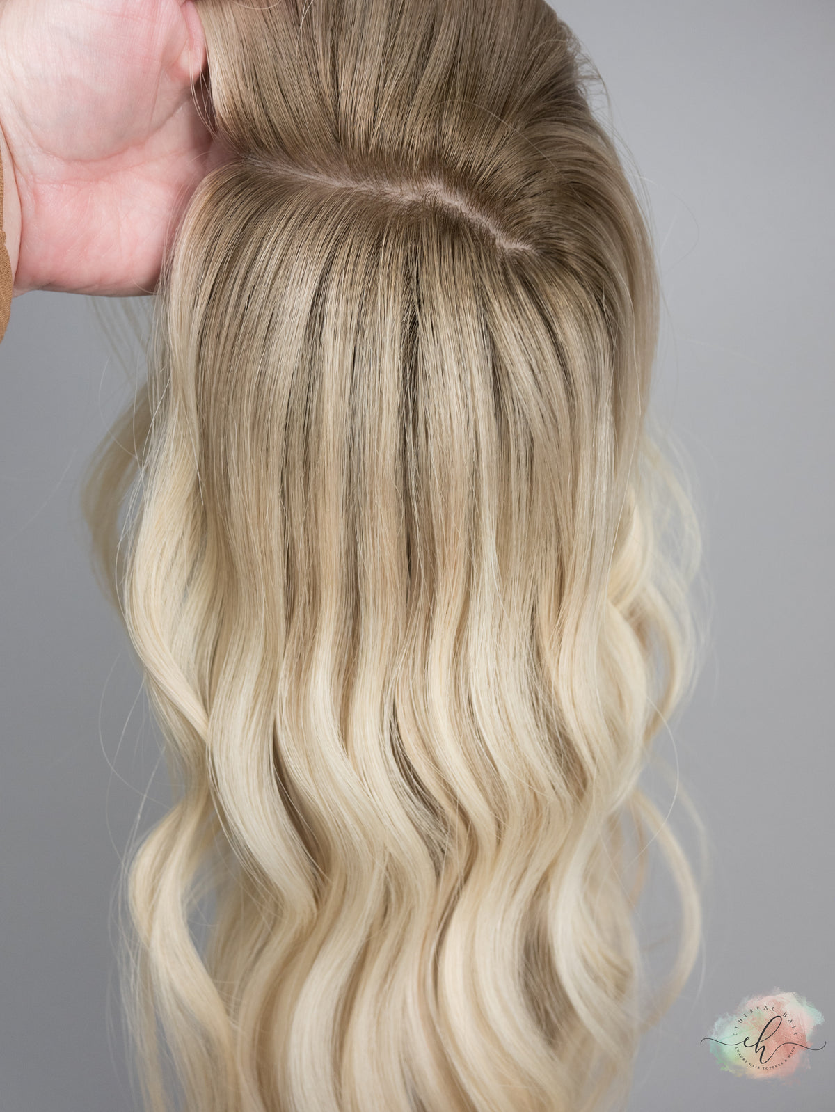 “RUN FREE&quot; Exquisite Topper: Silk Top, 9x9, 20&quot;