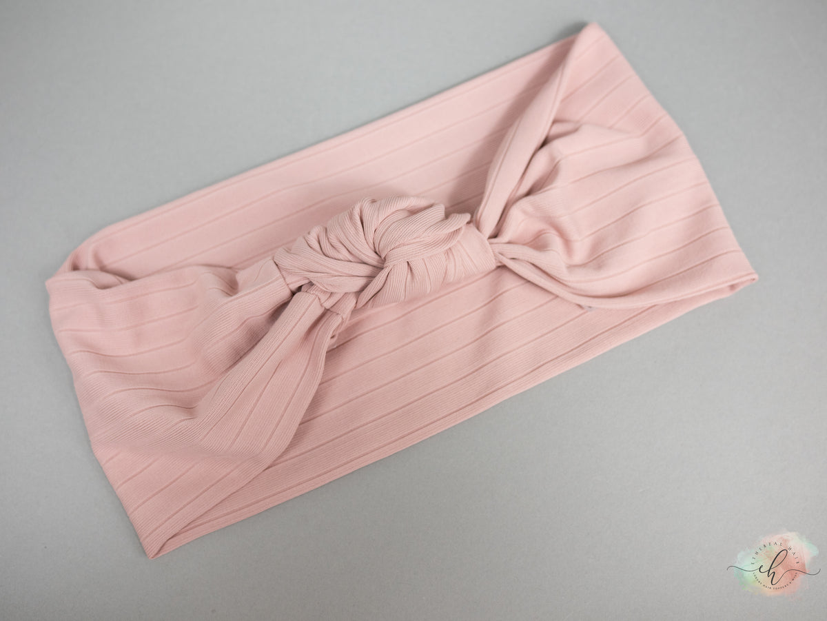 “MILLIE" Premium Band Fall Wig: Sz. M, 22-24", Wavy