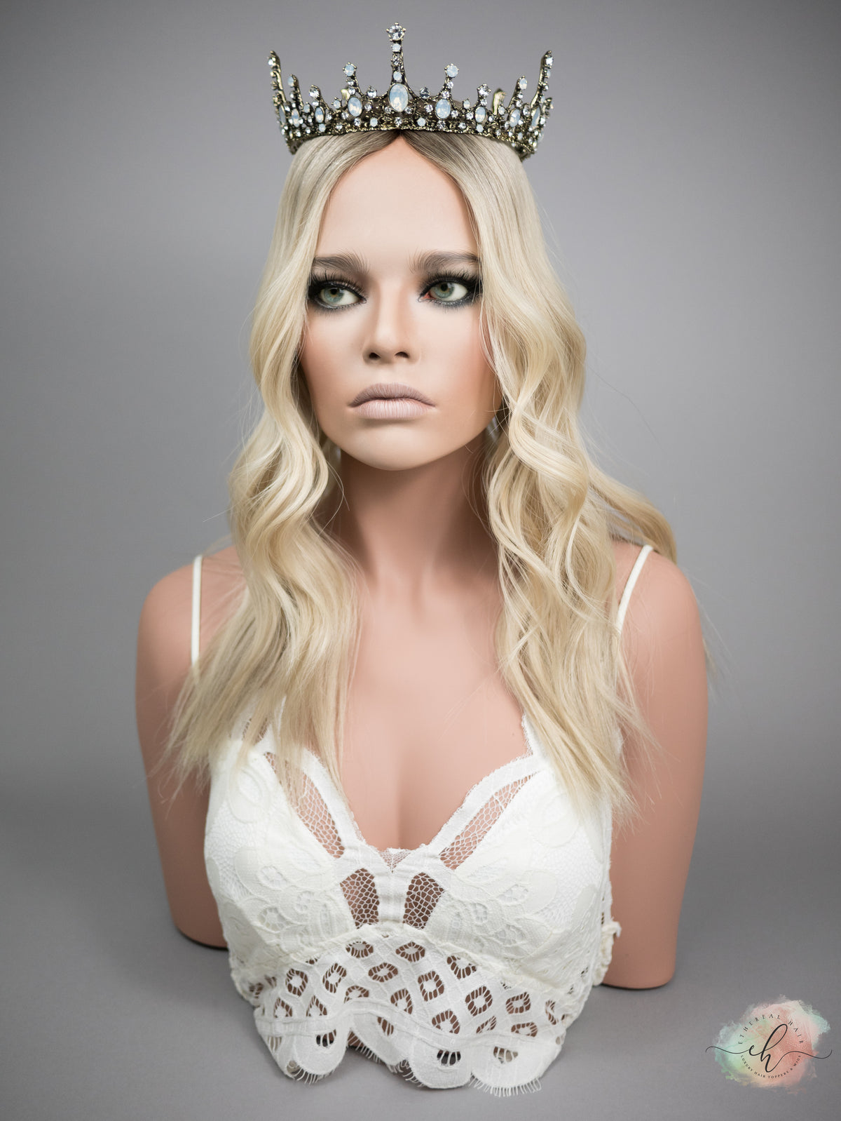 “GWEN&quot; Premium Topper: Silk Top, 8x8, 19&quot;