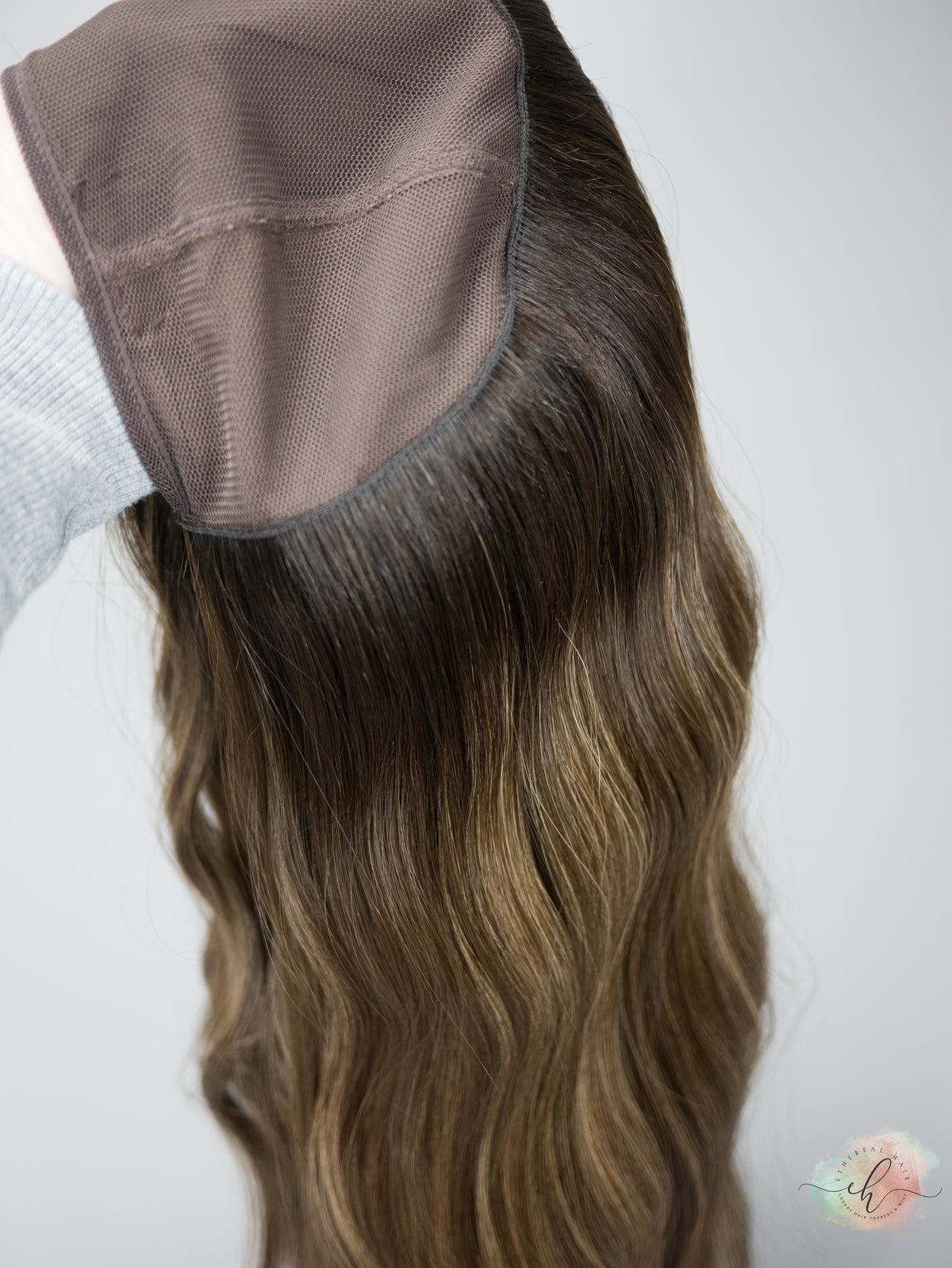 “ELLIE&quot; Premium HAT FALL Wig: Sz. M, 22-23&quot;