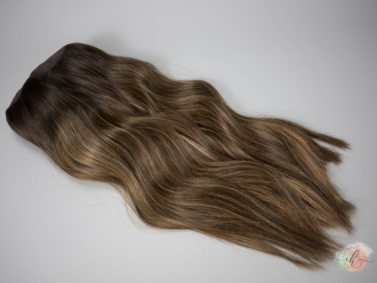 “ELLIE&quot; Premium HAT FALL Wig: Sz. M, 22-23&quot;