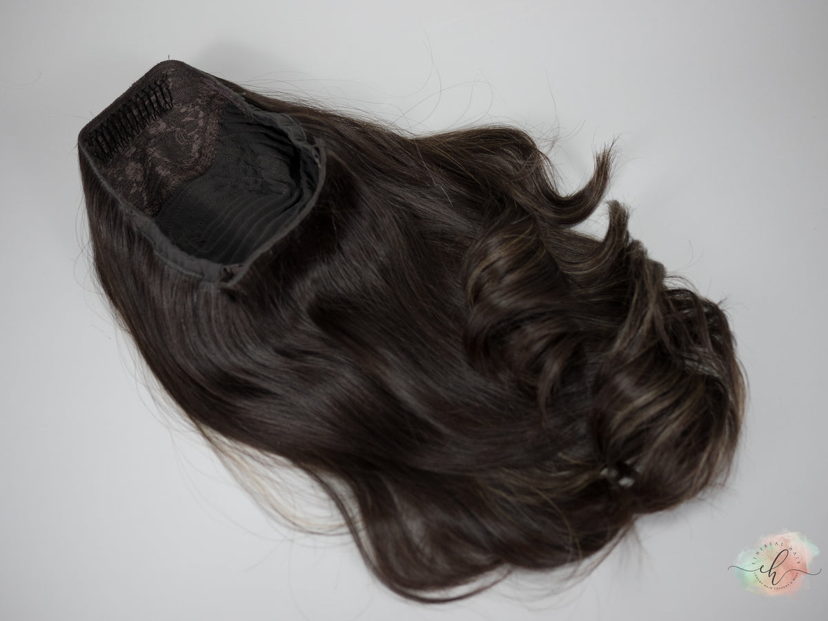 “RHIANNON HIGHLIGHT&quot; Premium Pony Wig: Sz. S, 22&quot;