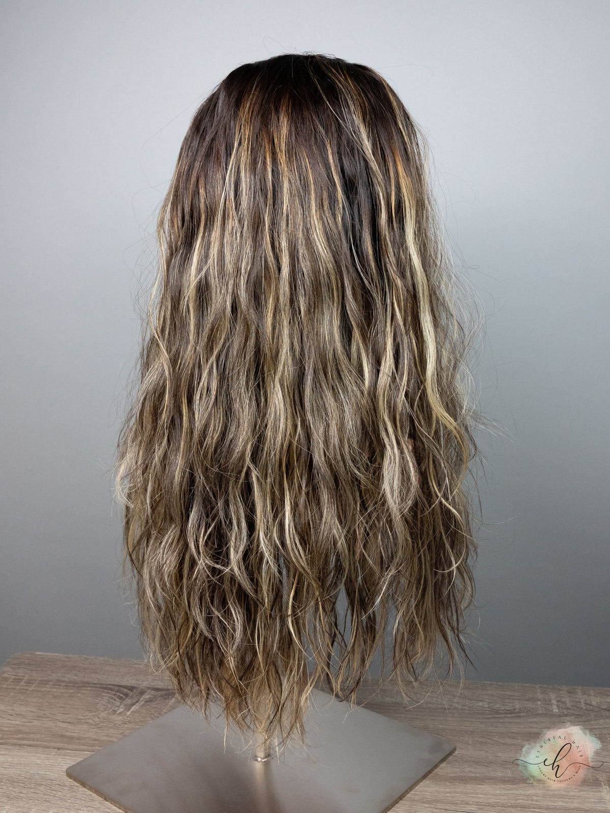 &quot;LARK&quot; Premium Pony Wig: Sz. M, 25&quot;, Wavy