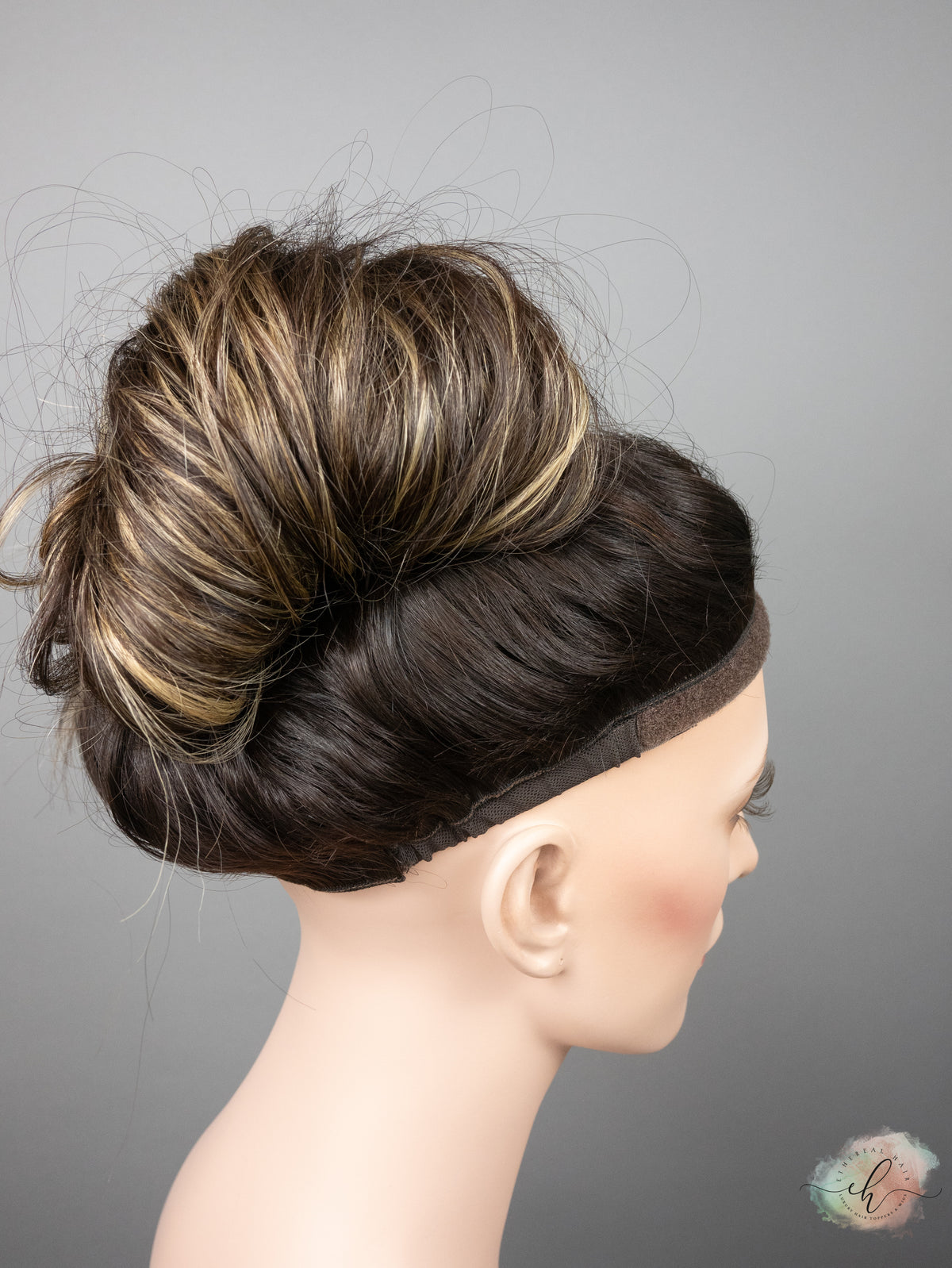 &quot;LARK&quot; Premium Pony Wig: Sz. M, 25&quot;, Wavy