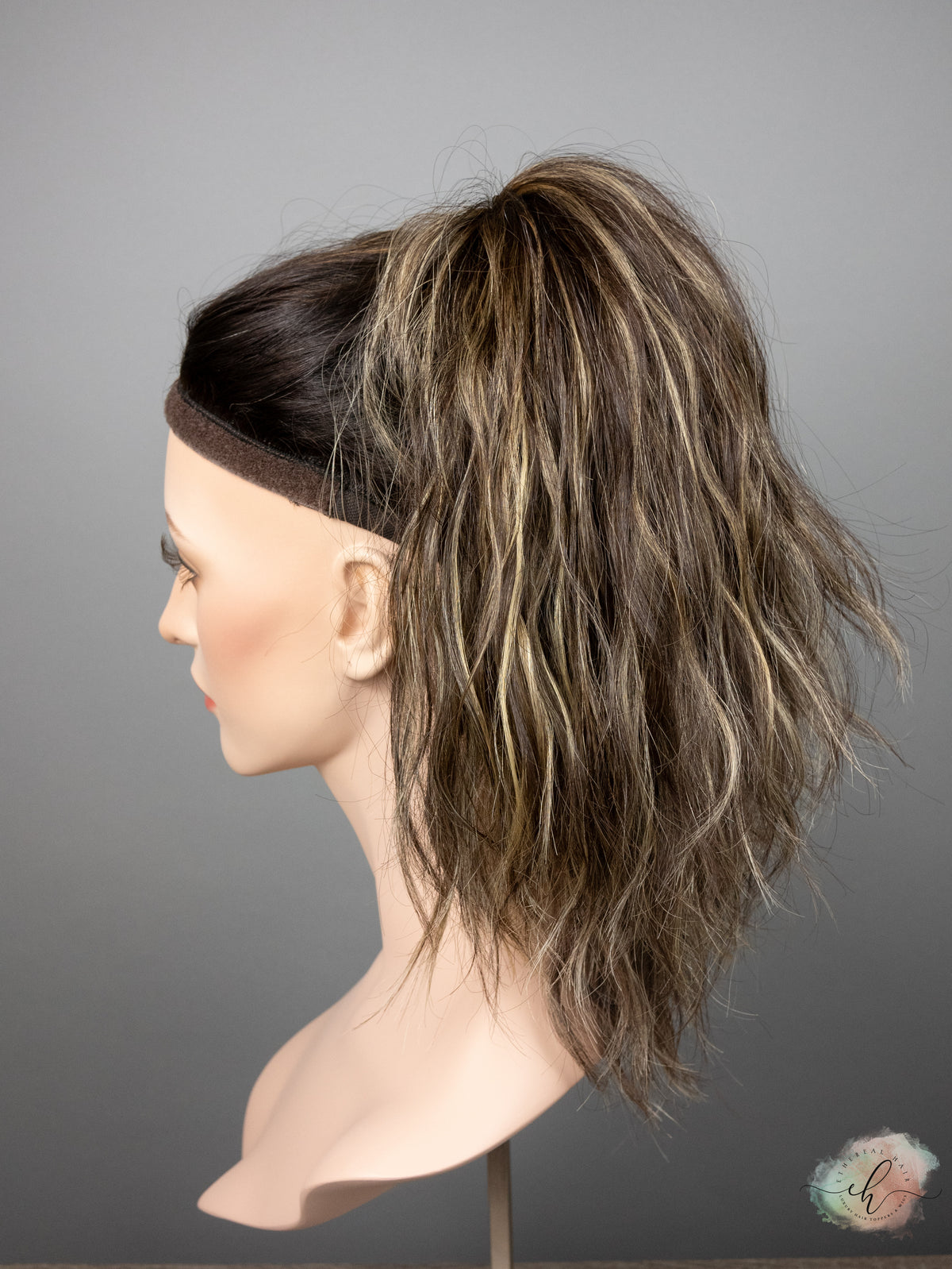 &quot;LARK&quot; Premium Pony Wig: Sz. M, 25&quot;, Wavy