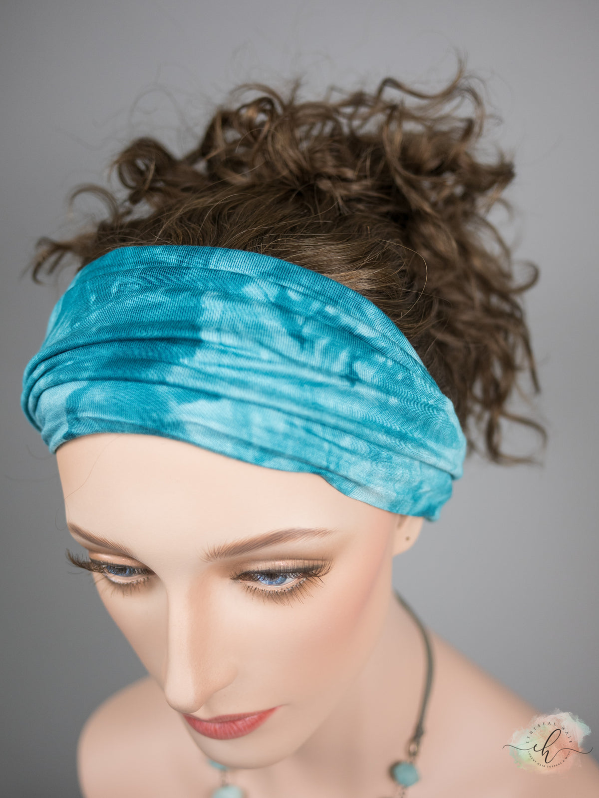 “KIRA" Premium Pony Wig: Sz. M, 24", Curly