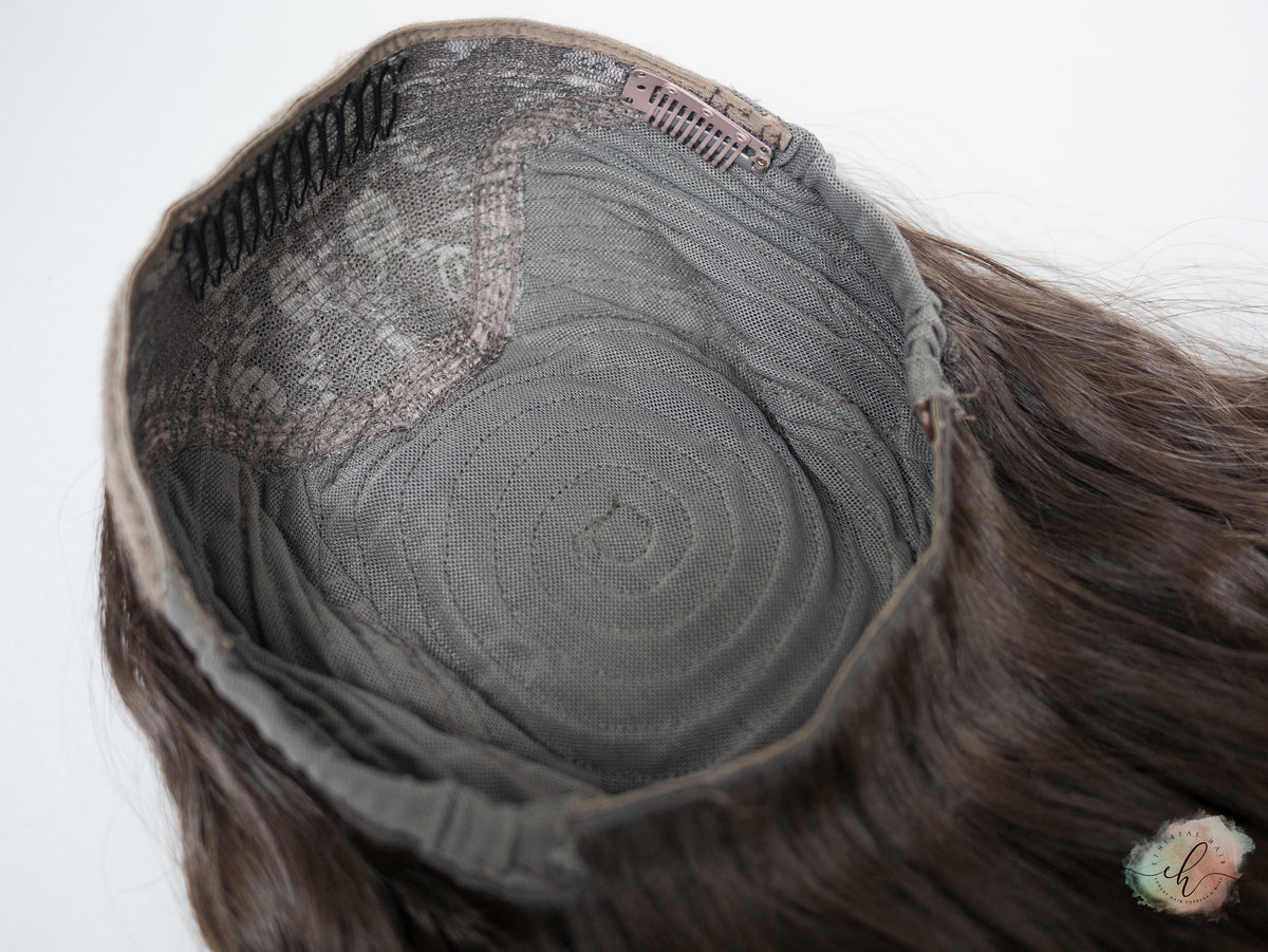 “LUNA" Premium Pony Wig: Sz. S, 20-21", Wavy