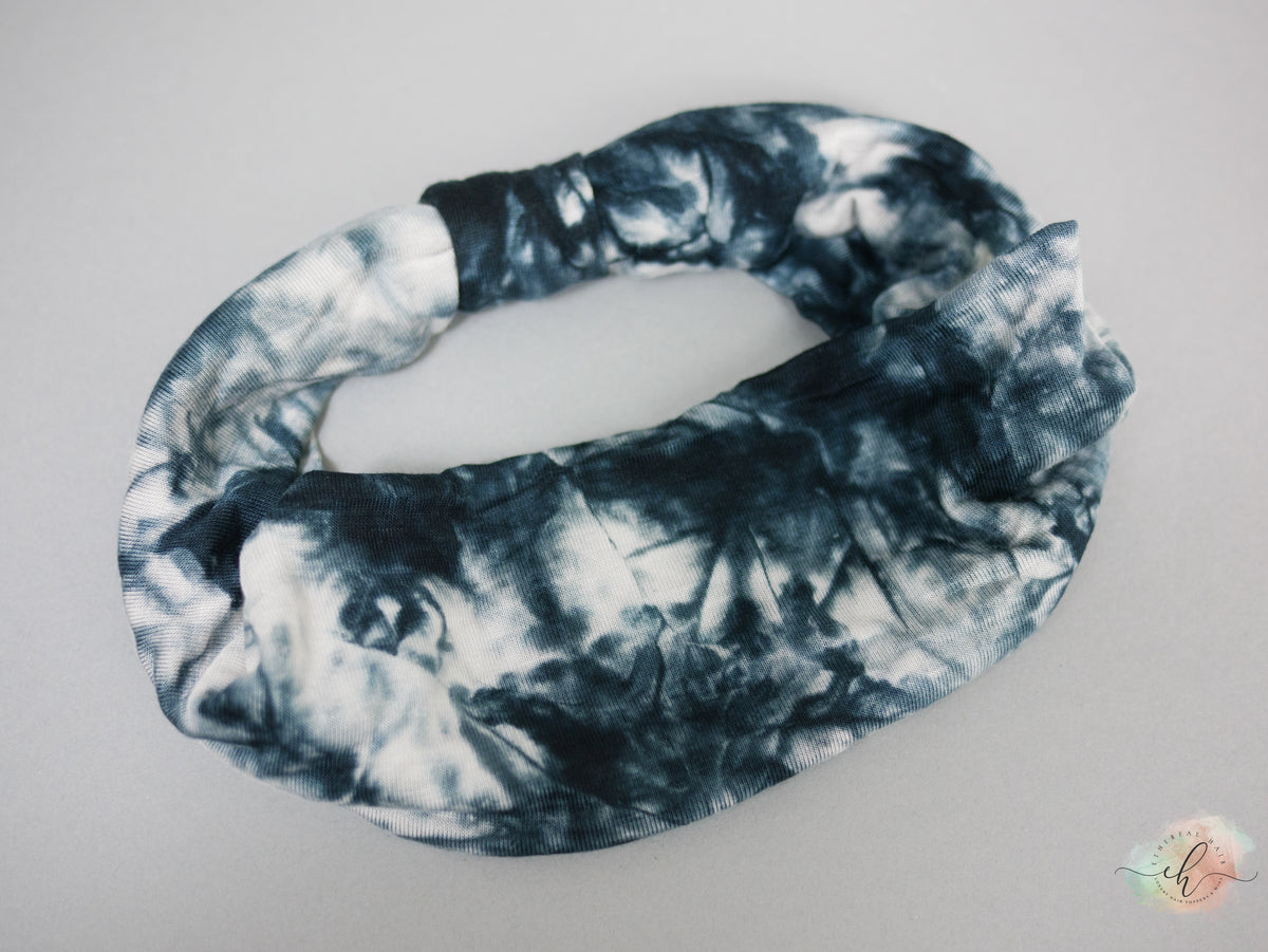 “RHIANNON" Premium Pony Wig: Sz. M, 20", Wavy