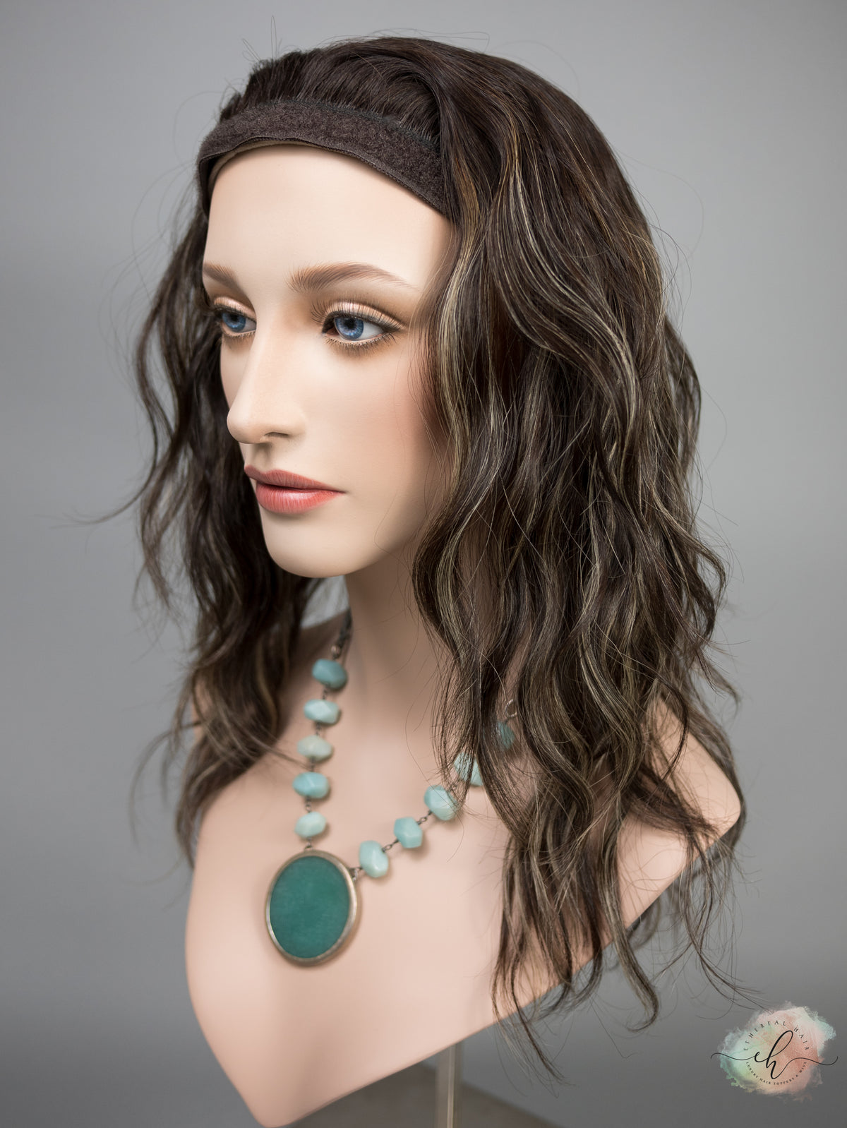 “LUNA" Premium Pony Wig: Sz. M, 20", Wavy