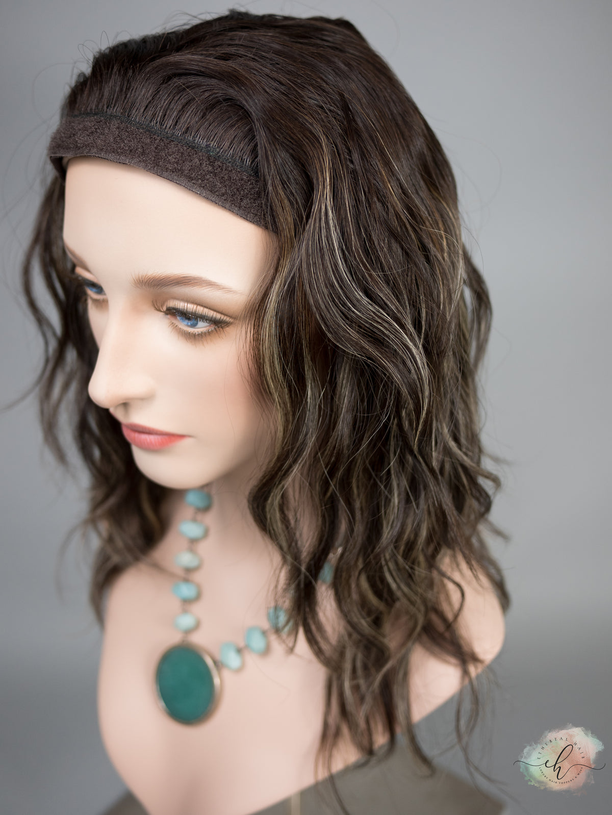 “LUNA" Premium Pony Wig: Sz. M, 20", Wavy