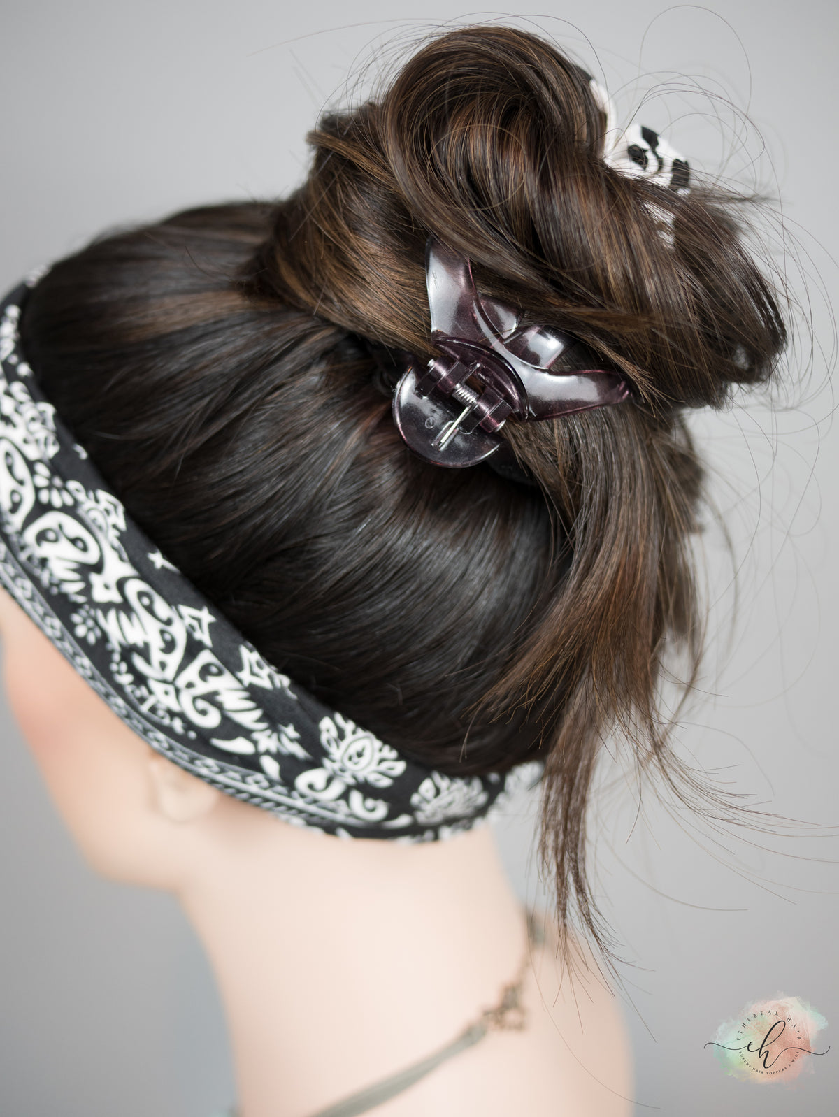 “LARK" Premium Pony Wig: Sz. M, 24"