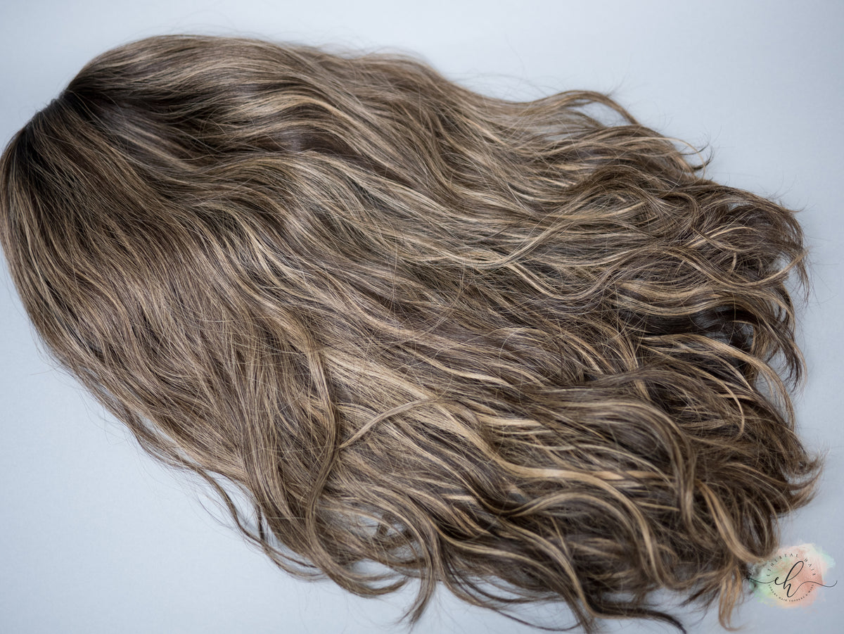 “PIPER" Premium Band Fall Wig: Sz. L, 24-25", Wavy