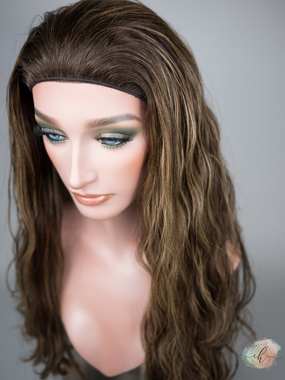 “PIPER" Premium Band Fall Wig: Sz. M, 26", Wavy