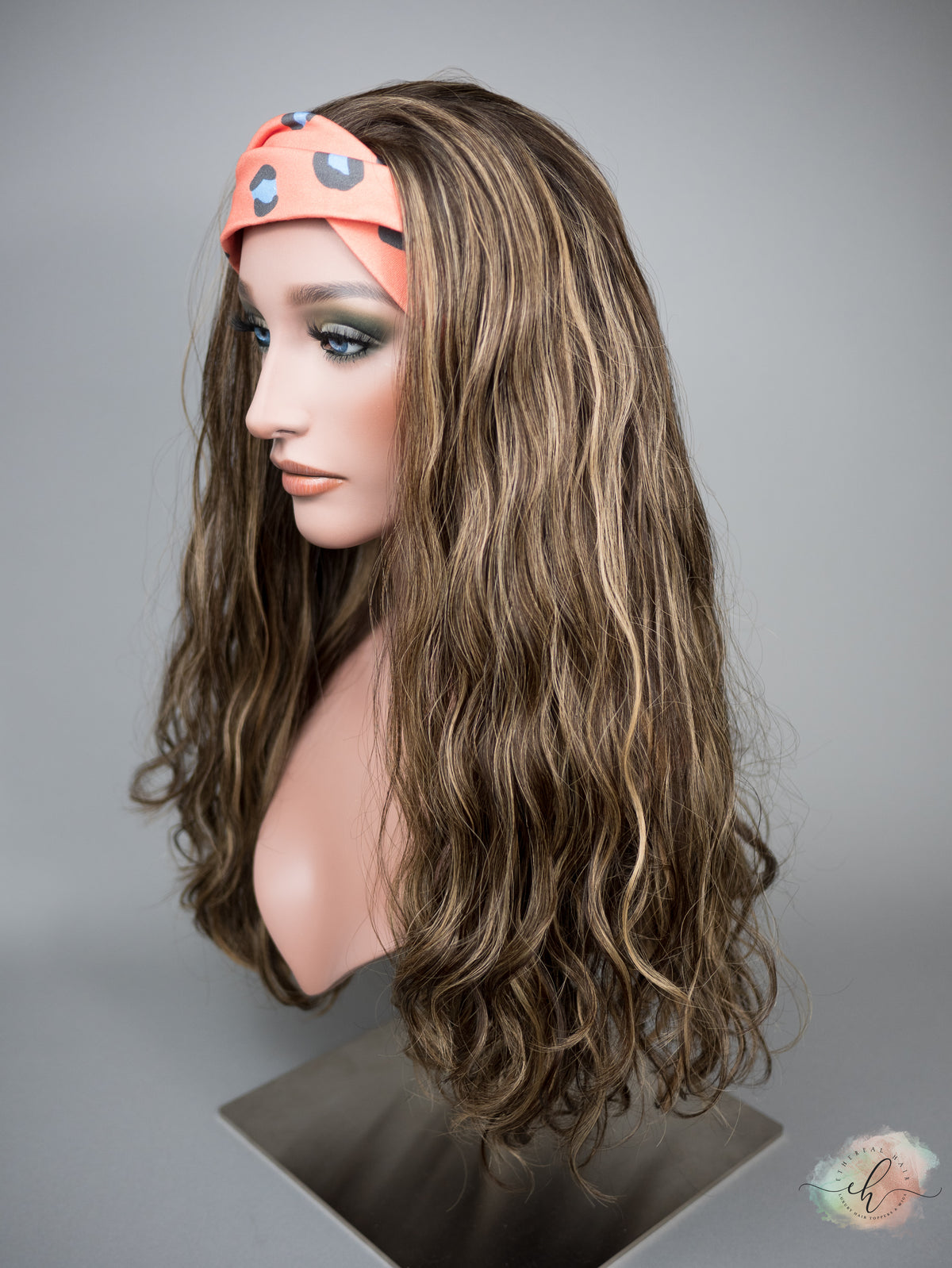 “PIPER" Premium Band Fall Wig: Sz. M, 26", Wavy