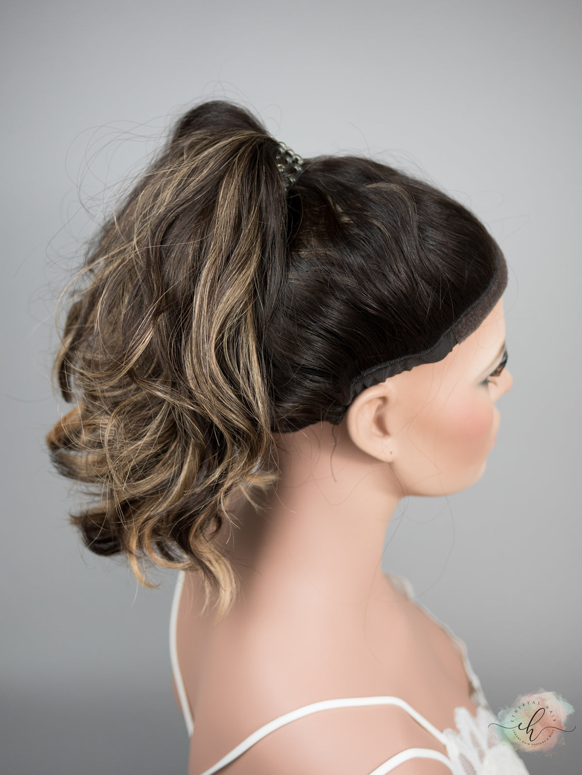 “REESE" Premium Pony Wig: Sz. M, 21", Wavy