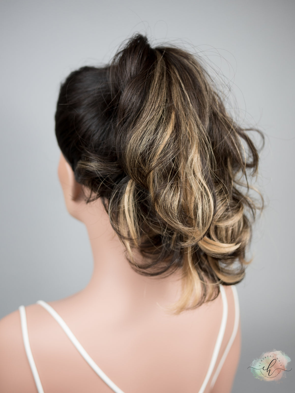 “REESE" Premium Pony Wig: Sz. M, 21", Wavy