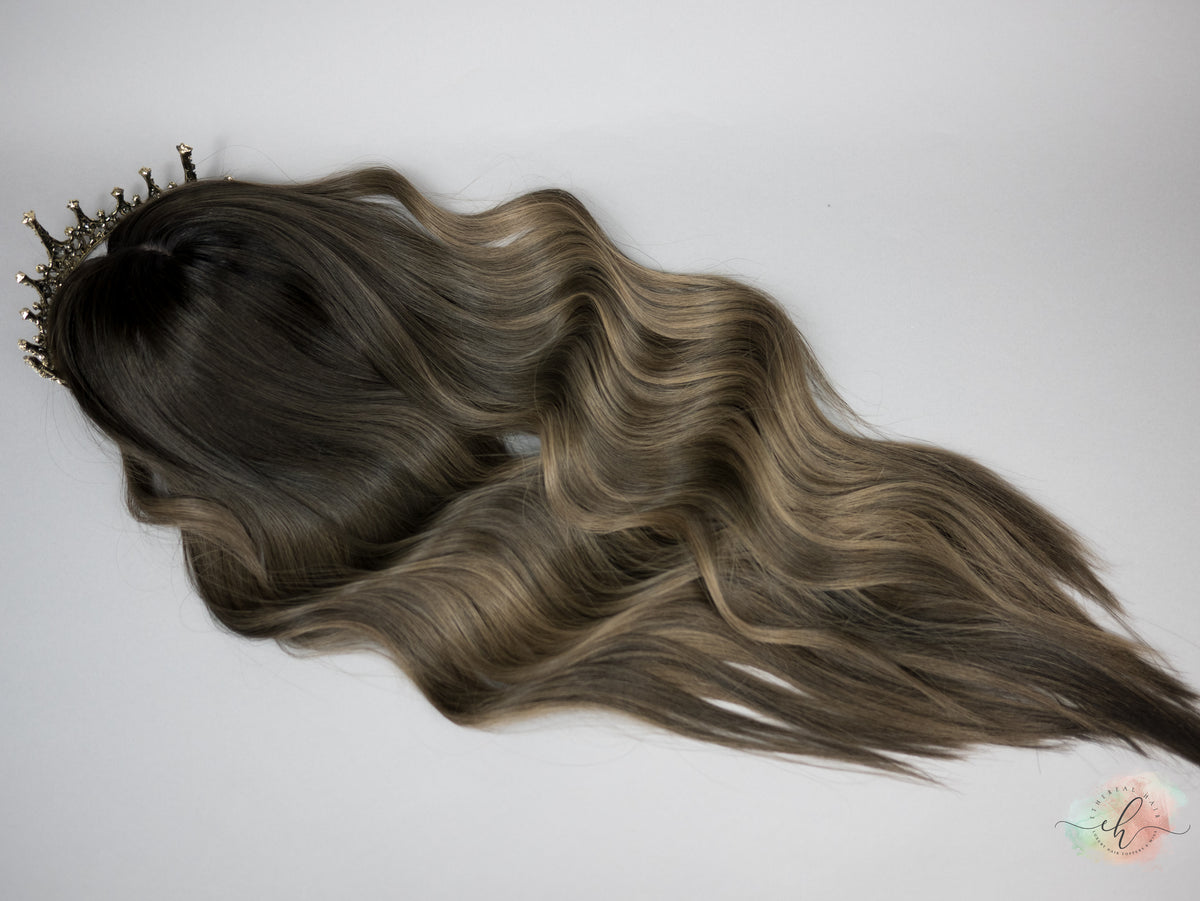 “SMOKED PEARL&quot; Exquisite Topper: Silk Top, 8x8, 27&quot;