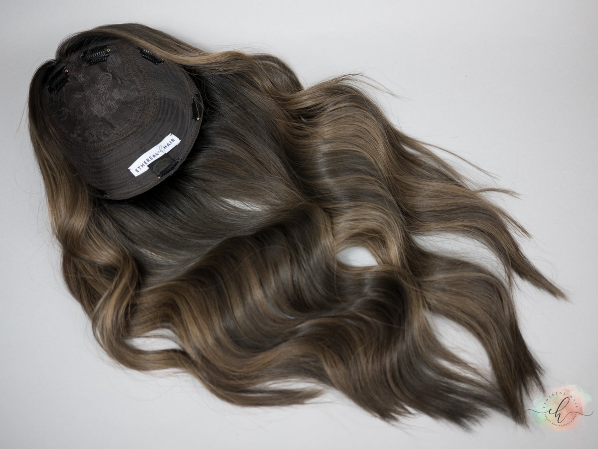 “MOSS&quot; Exquisite Topper: Silk Top, 8x8, 24&quot;