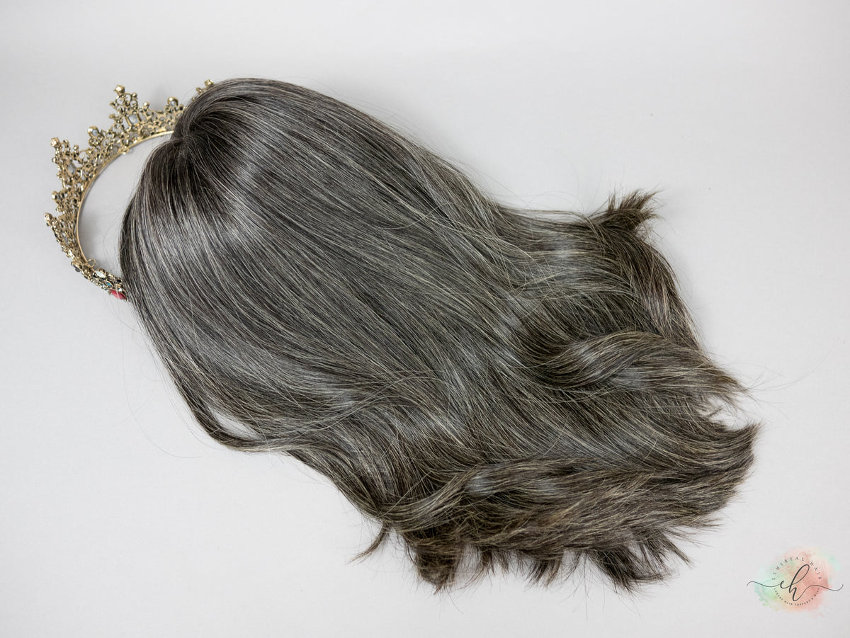 “DELLA" Exquisite Wig: Silk Top, Sz. M, 19-20"