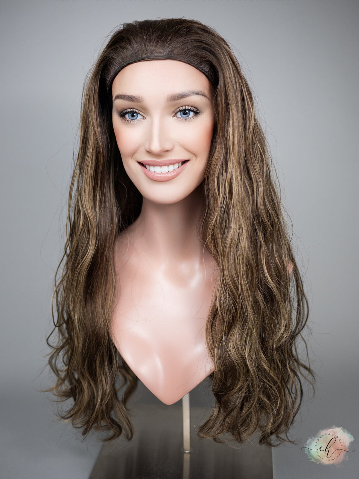 “PIPER" Premium Band Fall Wig: Sz. M, 26", Wavy