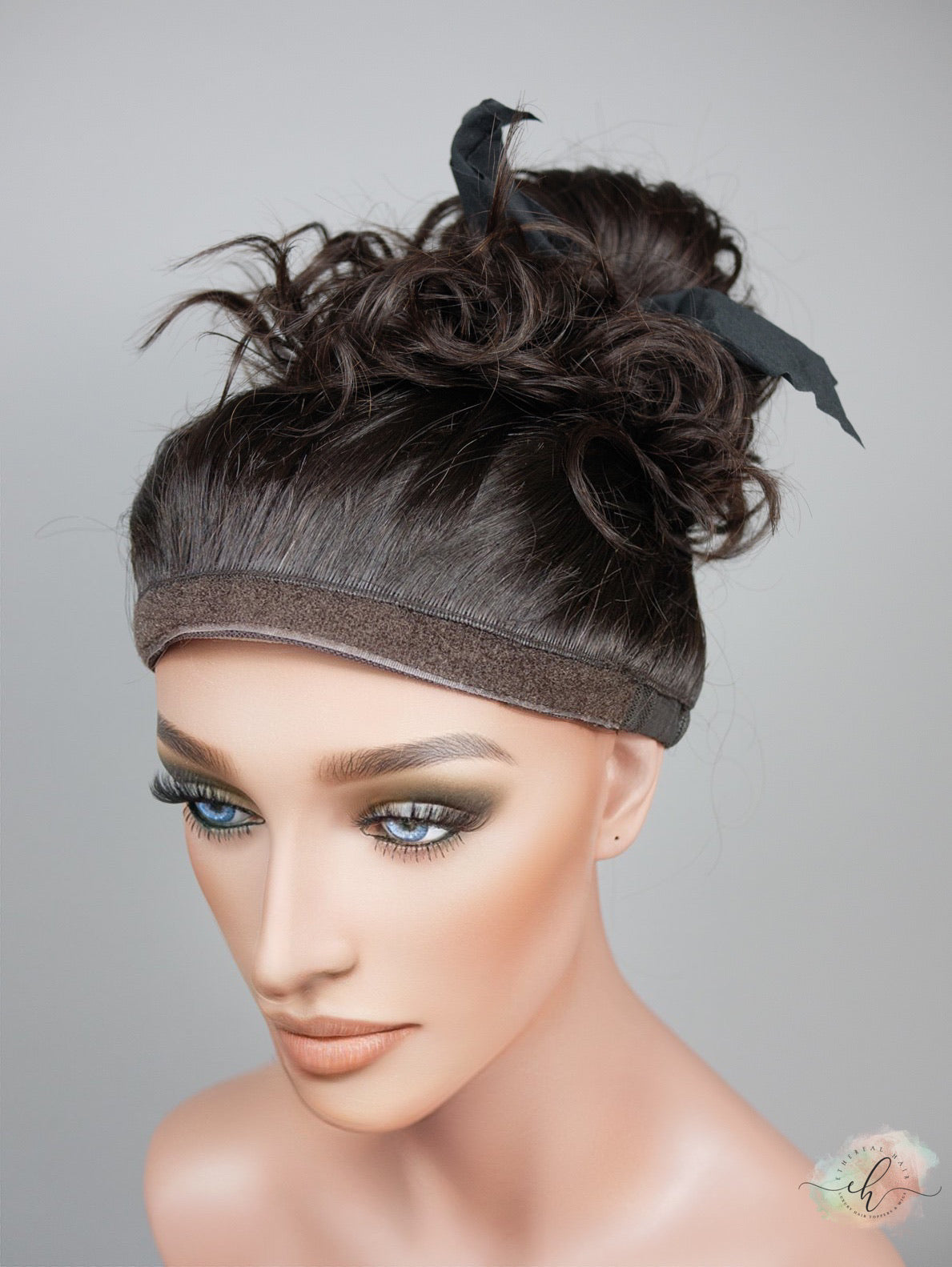 “LARK" Premium Pony Wig: Sz. M, 21", Curly