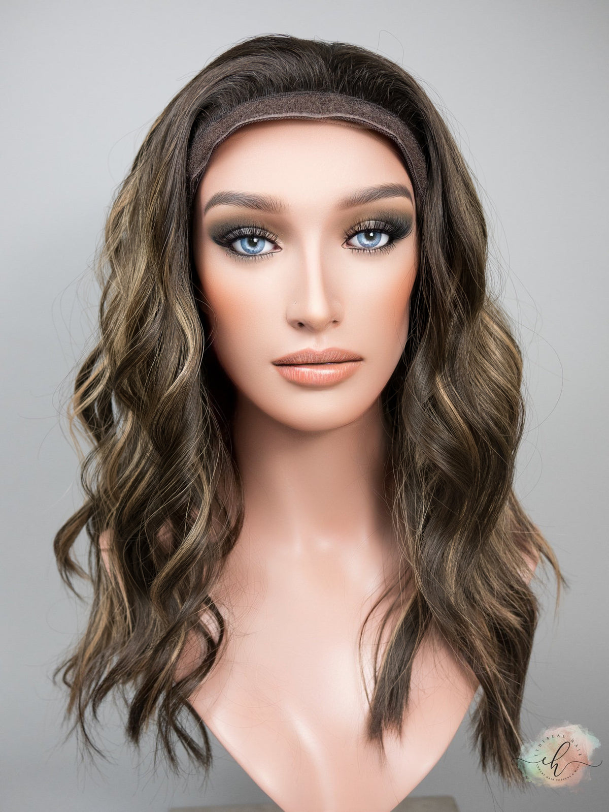 "WYNONNA" Premium Pony Wig: Sz. M, 22"